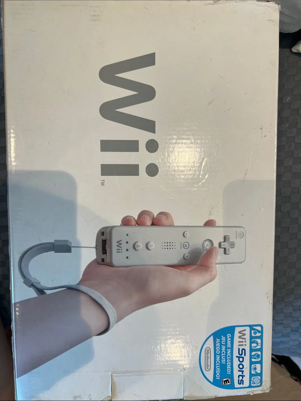 Nintendo White Wii Remote with 4 Controller from 2006
